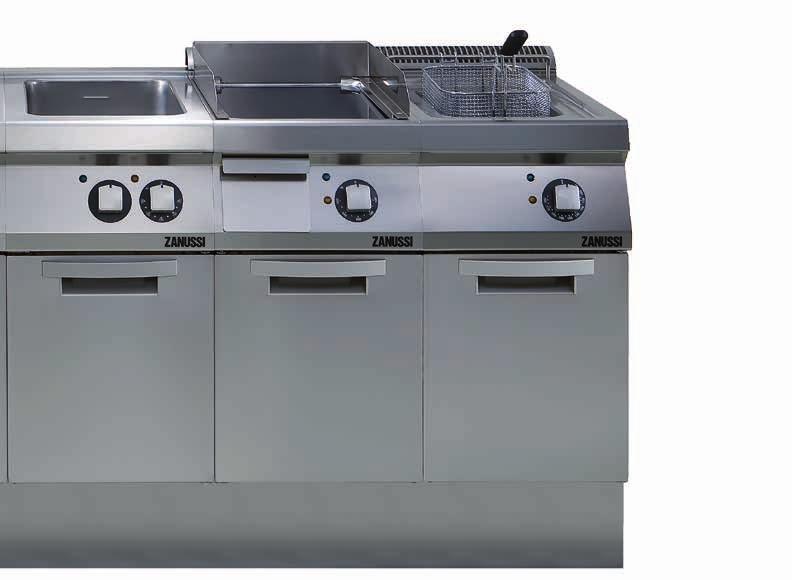 CHROME FRY TOP for cooking of different kinds of food, meat, fish and vegetables with maximum efficiency and no flavour transfer.