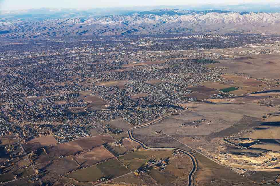 TEN MILE CREEK PLANNING AREA POLICIES The Ten Mile Planning Area, in this aerial looking northeast, is in a beautiful