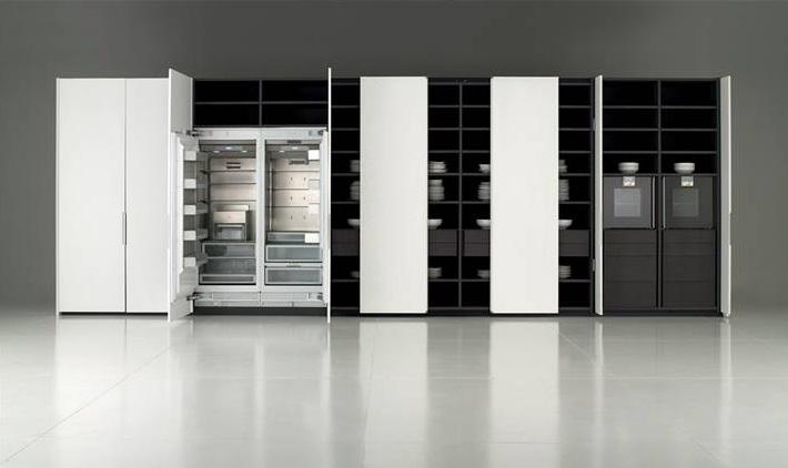 PROGRAMMA STANDARD base and tall units by Piero Lissoni The eco-friendly PROGRAMMA STANDARD kitchen features clean lines and perfect proportions.