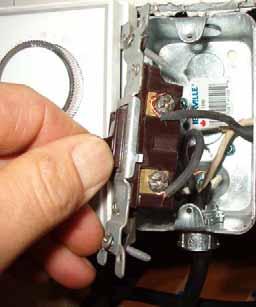 9 WALL SWITCH MAIN POWER WIRING Use a single pole on/off switch rated for maximum 15 amps. 1. Remove the electrical box cover plate. 2.