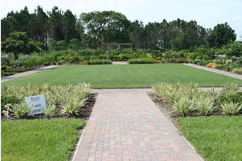 Event Garden A formal layout that gives homeowners the opportunity to see a variety of plants for home