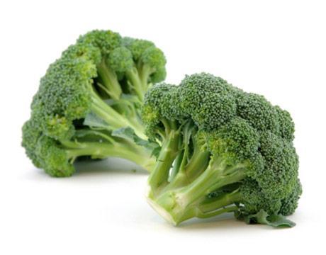 Broccoli Harvest in the cool part of the day to avoid wilting. Head or shoots should be firm and buds tight. Use knives to cut heads leaving several inches of stalk; bunch side shoots in field.