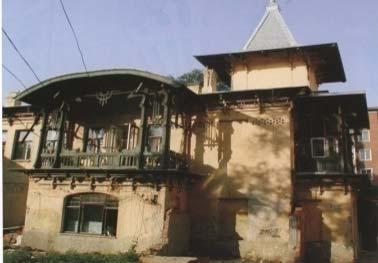 Fig. 3 An isolated historical building on the back of the West Street in Harbin 3.