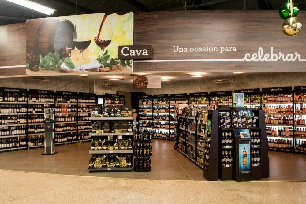 efficiency due to the large amount of products, displayed in a supermarket, the design process of the store surface (and illumination plan) emphasizes efficiency and uniformity.