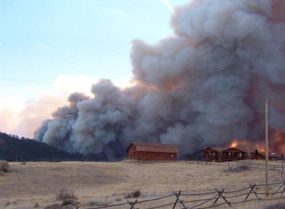 Wildfire in Colorado 2012 Appendix B 29 Lincoln County Complex Lincoln County, CO May 31 - June 1, 2002 Acres burned: 10,000 (grass and brush) Structures destroyed: 4 (2 homes) Firefighting cost: