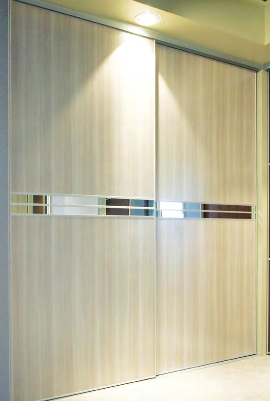 Door frame color option : White, Anodised silver Standard
