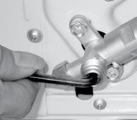 Screw the cover back on to the top valve and tighten it well to ensure that it is properly sealed. See Fig.6.5. FIG. 6.6 FIG. 6.5 Important!