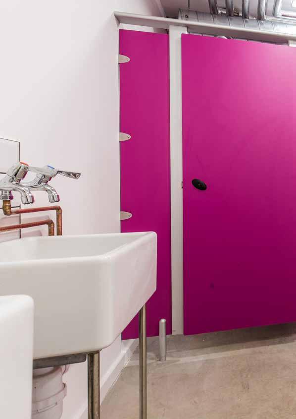 MEZZO Depending on panel material chosen the Mezzo system can be used as toilet, changing and shower cubicles.