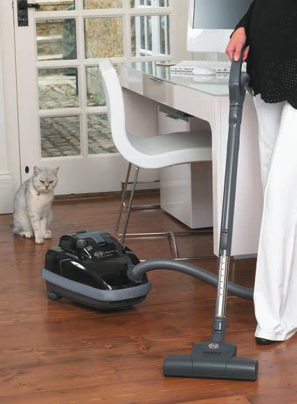 The rotating brushes of the Floor Turbo Brush and Electric Power Head groom the carpet, lifting the pile and giving superior hair and fibre