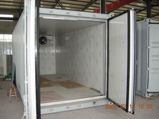 Leave in room for stacking and moving pallets Types of Cold Rooms Railway cars/ship