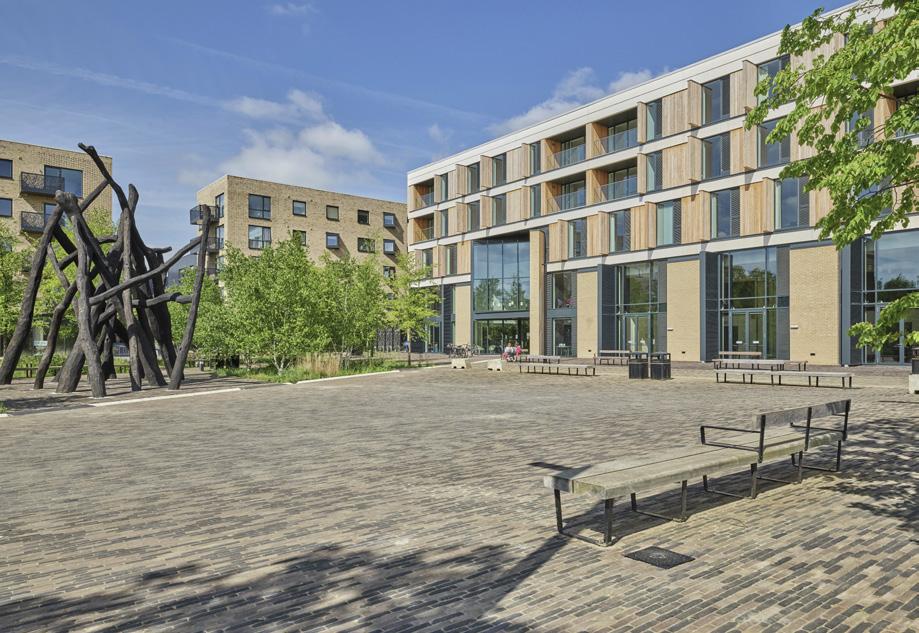 HOBSON S SQUARE: BRINGING THE COMMUNITY TOGETHER Great Kneighton has been designed