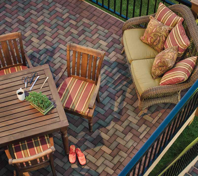 06 Shown: AZEK Pavers Redwood, Boardwalk and Olive 07 THE AZEK.