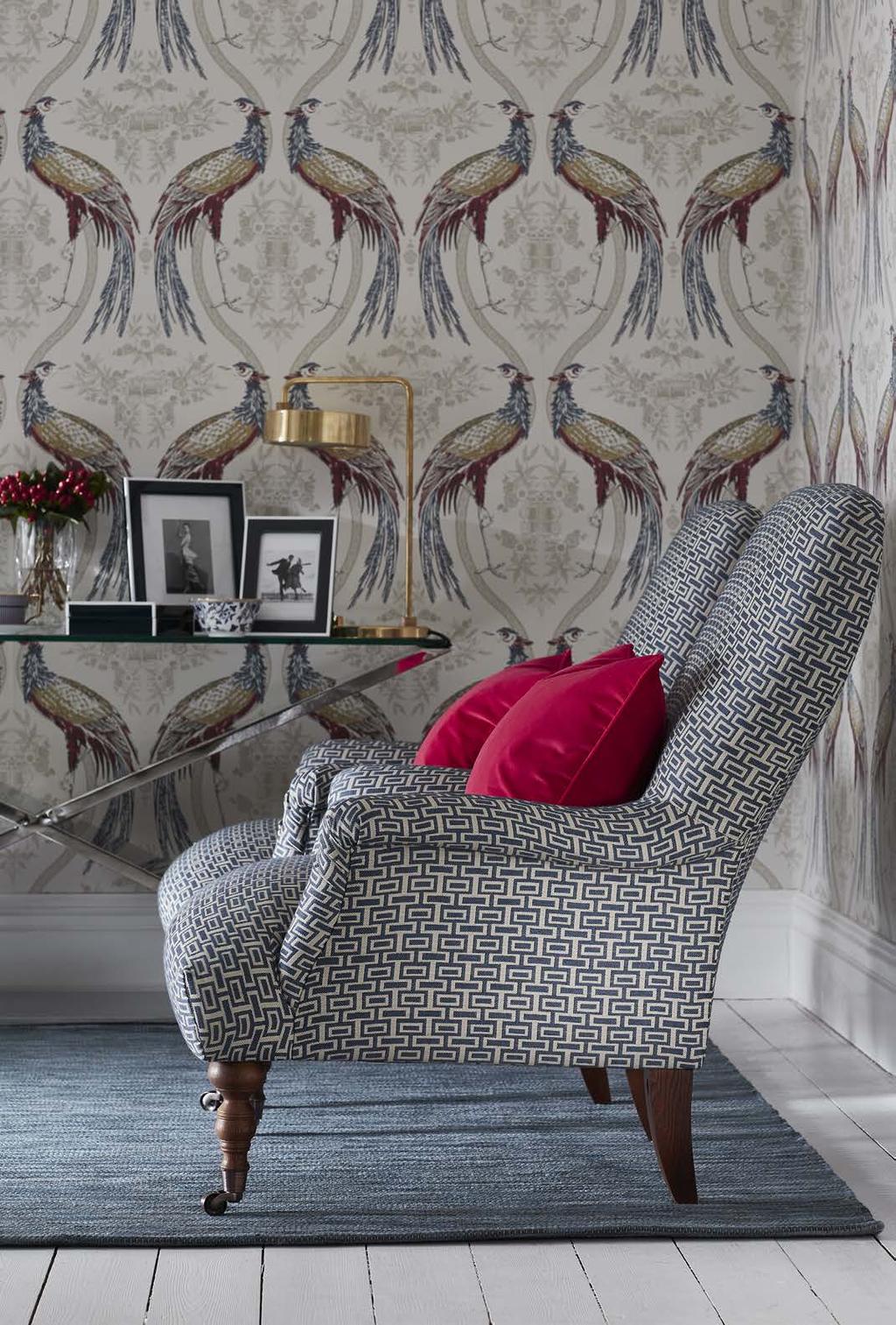 INTAGLIO Contemporary meets classical with the Intaglio pattern, which combines several embossed textures, popular during the Georgian era, into a modern and stylish design.