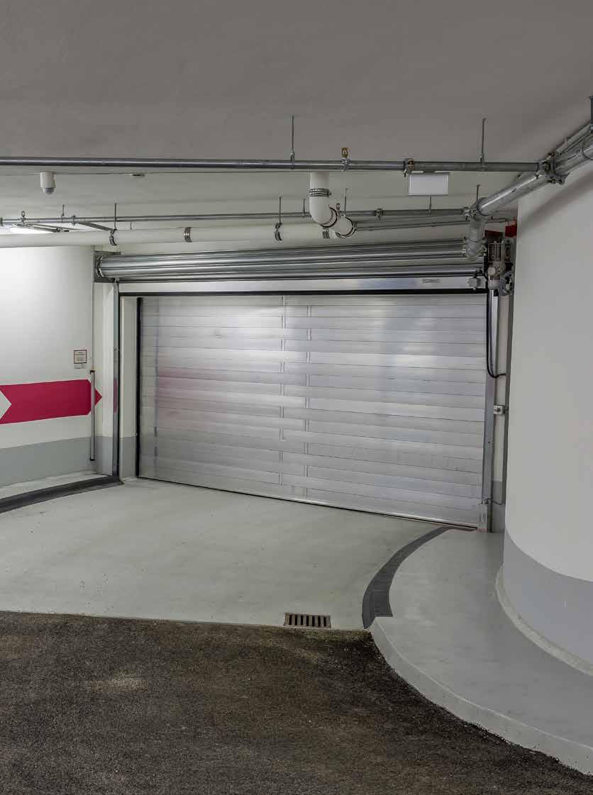 Jansen prodced 10 fire-protection roller doors AQUISO with light door dimensions 6,000 x