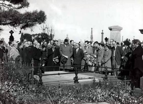 EPILOGUE Gathering at Harrison s grave in 1956 to celebrate the Centenary of