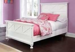 finish features a durable UV base coat for long lasting beauty Half round pilasters are set on stylish turned bun feet Clear sealed drawer boxes have ball bearing side guides and