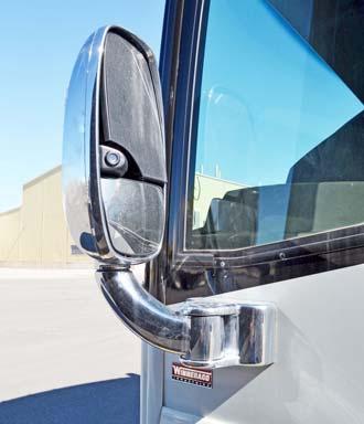 SECTION 3 DRIVING YOUR MOTORHOME WARNING Move Selector Switch L or R to select mirror. Center neutral position disables arrows to avoid unintentionally moving a mirror.