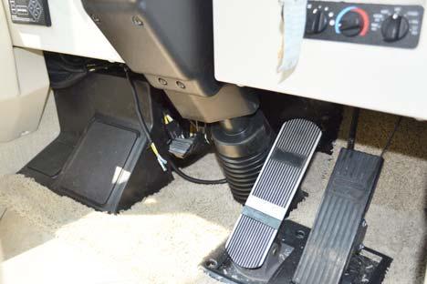 SECTION 3 DRIVING YOUR MOTORHOME PARKING BRAKE Freightliner Chassis Radio Power Switch (Located on dash) Press HOUSE to listen to the radio while parked without the ignition key on.