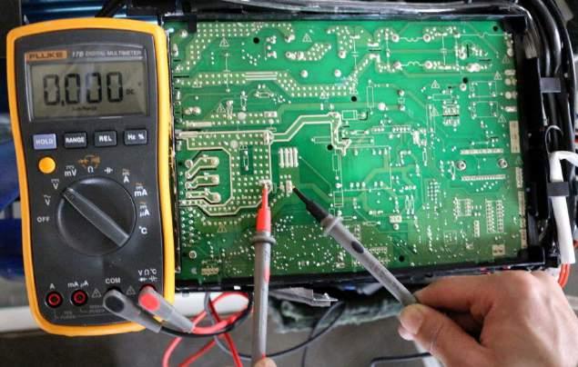 9.2.8 Over voltage or too low voltage protection diagnosis and solution(p1) Error Code P1 Malfunction decision An abnormal voltage rise or drop is detected by checking the conditions specified