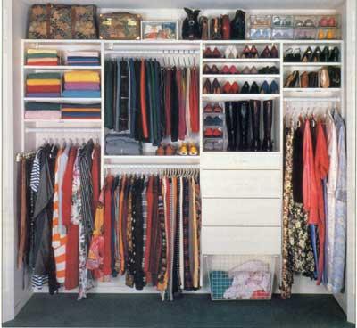 Storing Clothes Drawers Use drawer dividers or drawer-size boxes to help keep smaller items in place.
