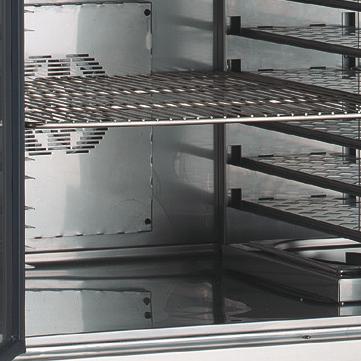 The special design of the chamber and rack rails enables the creation of a uniform, even airflow distribution, ensuring that food is always maintained at its right temperature.