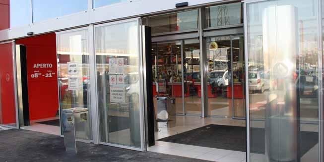 R Air curtains Frico's Thermozone technology optimizes the air curtain Frico air curtains create an invisible barrier at openings and doors which separates different temperature zones without