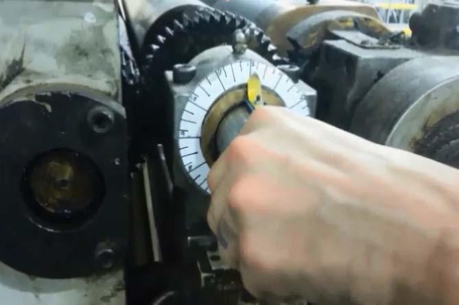 4 Place magnetic marker on gear side