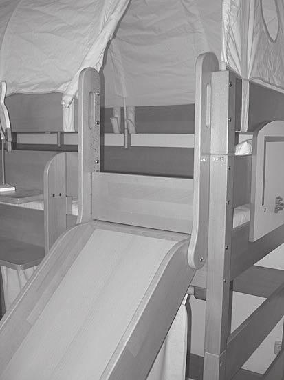 Supplements for all heights Fall out protection Bed guard for fixing in the ladder or slide entry, for beds, play, high and bunk beds 267 605 0 Dimensions: L / H / D in cm 40,0 / 5,6 / 2,0 fixed in