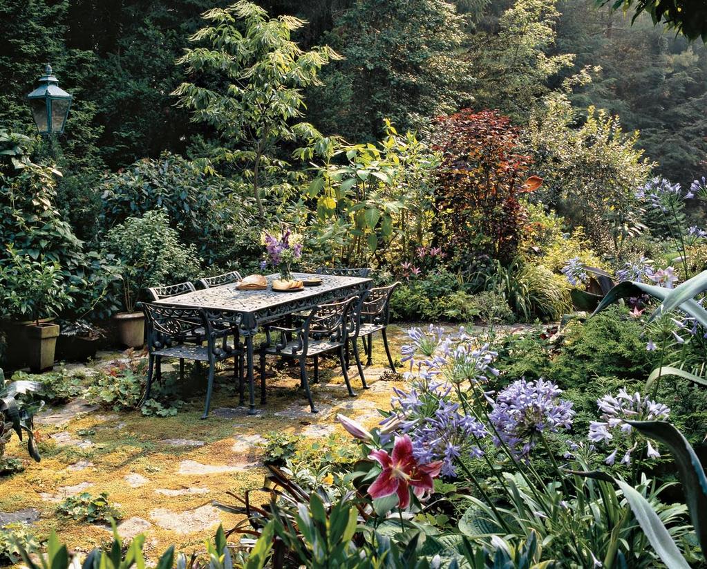 Ten tips for the self-taught garden designer Evaluate your lifestyle What kind of outdoor room do you need for the way you live? Be realistic about how much you can maintain.