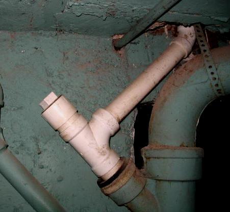 The minimum clearance in front of cleanouts should be 18 inches (457 mm) on pipes 3 inches and larger, and 12 inches (305 mm) on smaller pipes.