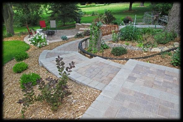 paving material A variety of plants; don t forget about choosing a specimen for a focal point, and utilizing plants for seasonal interest Changes in mulch;