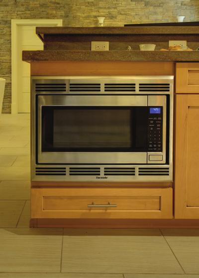 It offers a powerful 1,300 CFM blower and is the perfect complement to this professional kitchen.