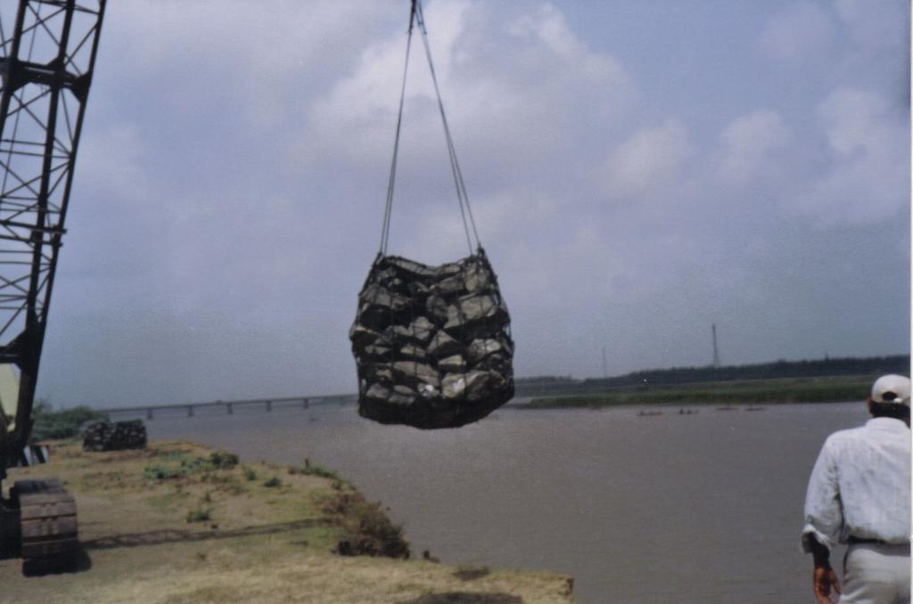 Rope gabions have advantages of placement in under water conditions or tidal waves.