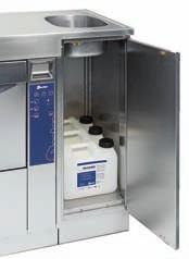 Automatic door opening All Steelco bedpan washer disinfectors can be equipped with automations to guarantee the nursing staff to be hygienically secure.