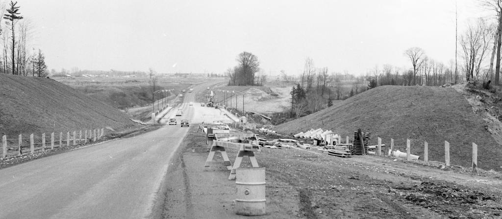 11 Figure 6: Eglinton Extention under construction in 1956, facing
