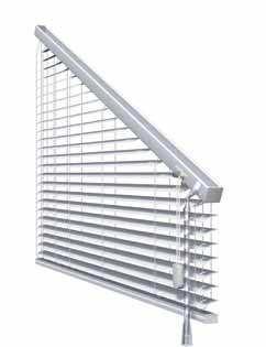 Operation WAREMA ofers a wide range of operating options for internal sun shading systems. To eiciently use motorised operation we recommend the use of WAREMA control systems.