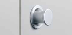 8 cm Line handle, long, for single door Position: factory-installed in door edge, recessed, retroactive installation not possible Colour: O19 aluminium