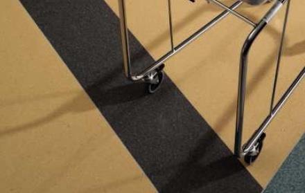 Flooring All floor surfaces should be non-porous and smooth