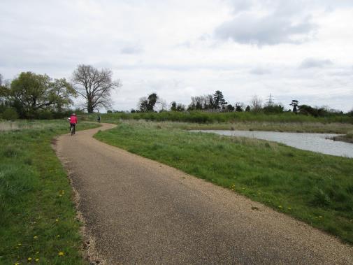 From Fen Road, Milton to Waterbeach the path width varies between 1.2m and 1.5m.