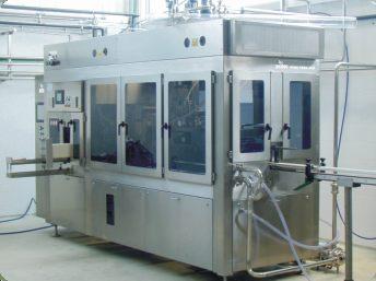 The machine works under the strictest hygienic conditions and it is equipped