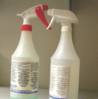 Do not apply too much spray or hazing may result. 7 If you are using a 175 RPM/300 RPM machine, make three passes using a swinging motion over the work area.