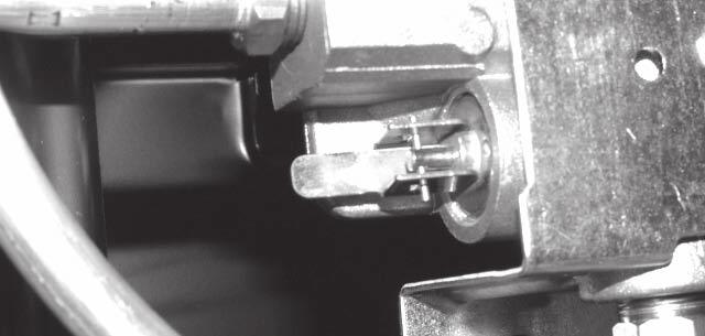 f) Make sure service shut-off valve on pressure regulator is in the "ON" position (See Fig. 4f). g) Check for leaks.