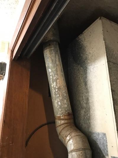 Age of furnace was indeterminate, recommend consulting with licensed heating contractor. 3. Heating condition Last service date is over one year ago, or is unable to be determined.
