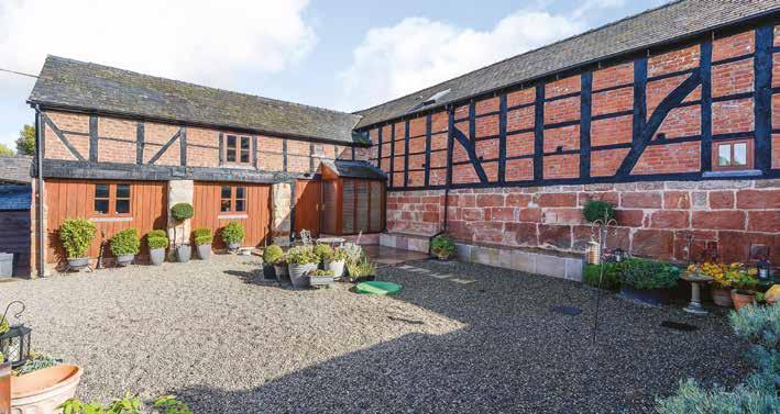 Sitting in one of Shropshire s most sought-after hamlets is the delightful Eardiston House Barn. This Grade II Listed.