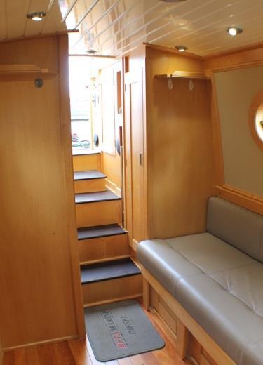 EXTERNAL Toad is not an average narrowboat and has many additional features; externally these features