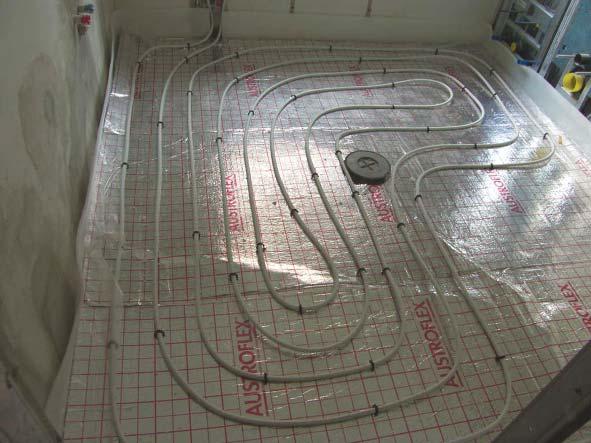 7 running metres Edge insulation strips 3 F080 02 Floor construction for nap panel system (from top to bottom) Floor covering (1) Screed (2) Heating pipe stapled to tacker board in rolls or folding
