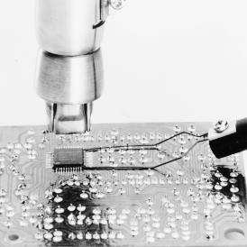 HEAT CONTROL OPERATION QFP Desoldering POWER. Adjust the air flow and temperature control knobs.