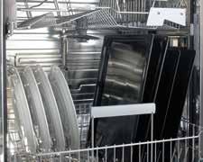 SpaceDeluxe Innovative solutions are employed in Gorenje + dishwashers to increase their capacity, allowing you to load up to 14 place settings.