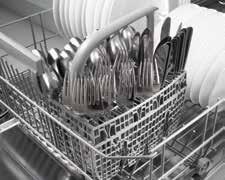 Middle basket: It is divided into two baskets each of which can be removed separately from the dishwasher.