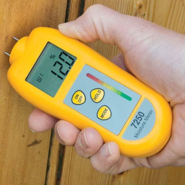 M OISTURE M ETERSFOR T IMBER & G ENERAL M ATERIALS 7250 GENERAL PURPOSE INTEGRAL PROBE DIGITAL MOISTURE METER The 7250 is a compact, general purpose moisture meter designed specifically for building